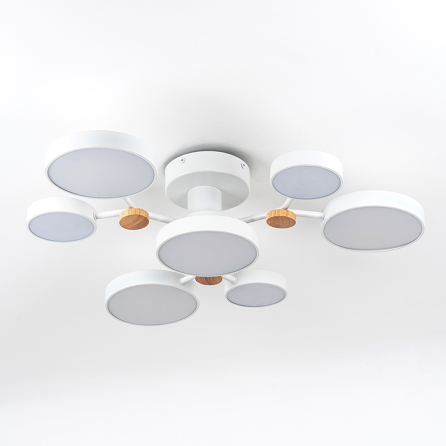 Потолочный светильник LED4U L3201-700 WT