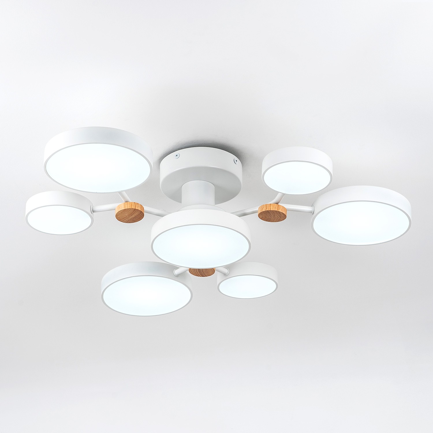 Потолочный светильник LED4U L3201-700 WT