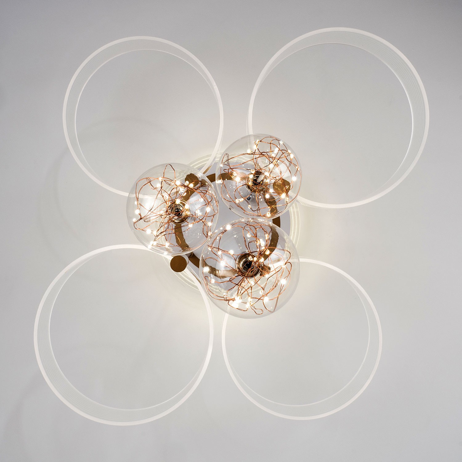 Потолочный светильник LED4U L1040-750 WT