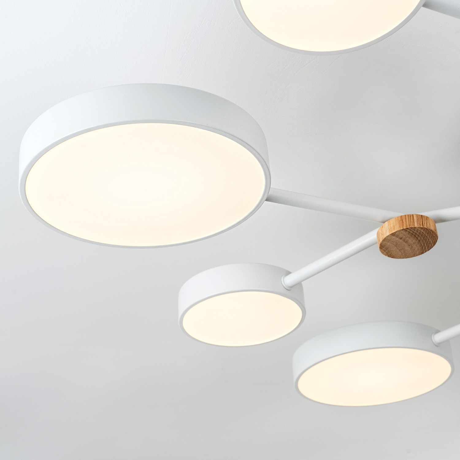 Потолочный светильник LED4U L3201-960 WT