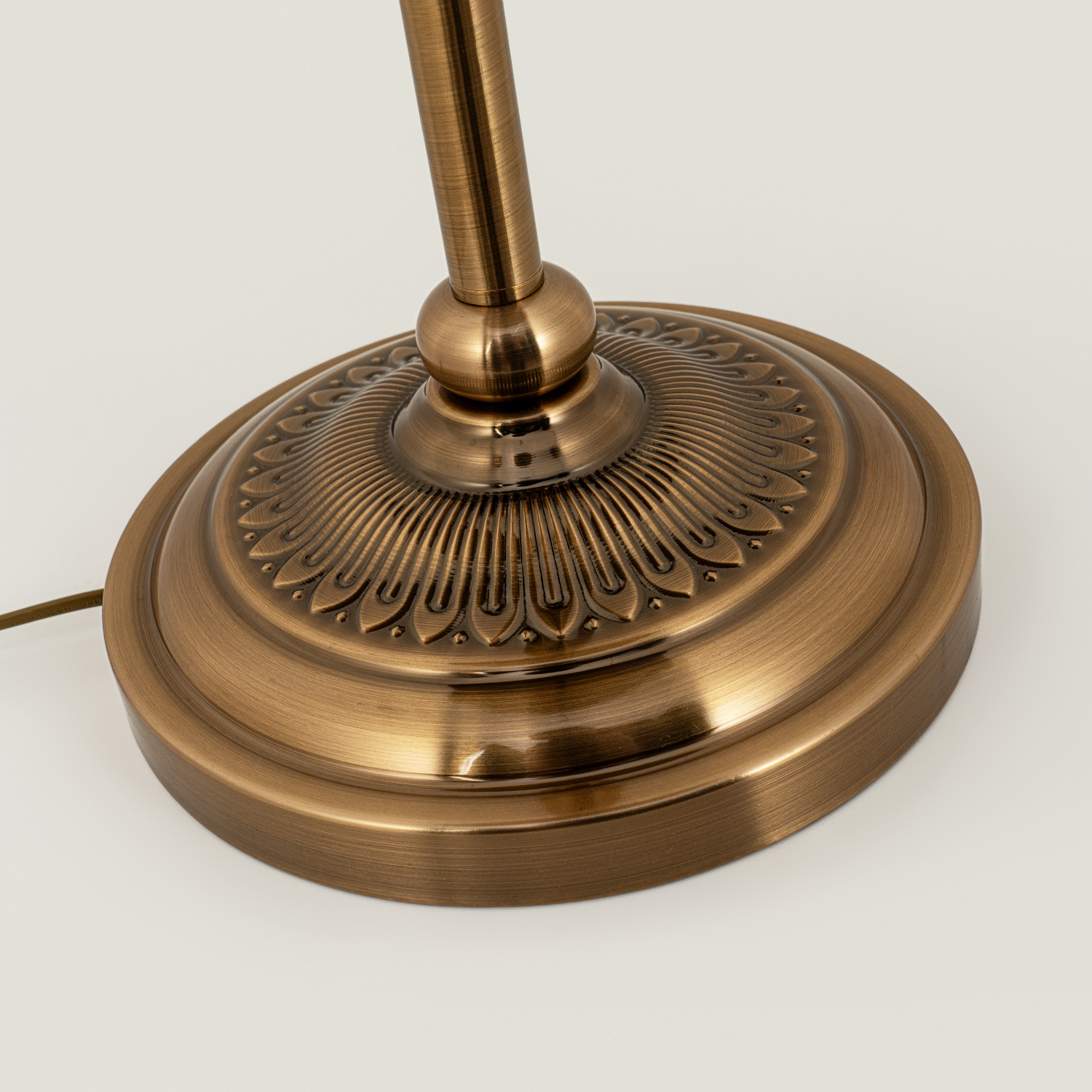 Напольный светильник MODELUX MD.8024.01FL