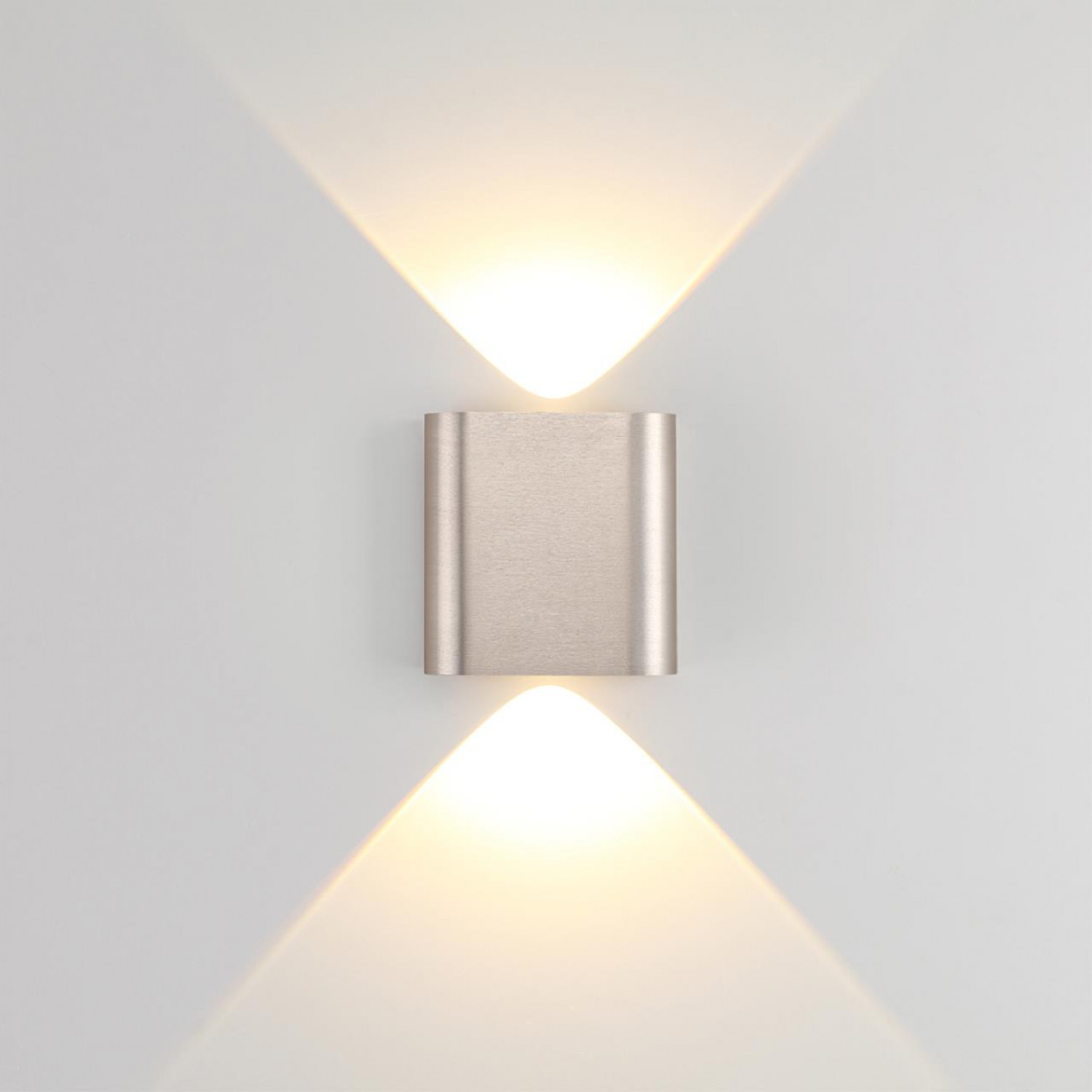 Настенный светильник Odeon Light 7106/2WL MAGNUM